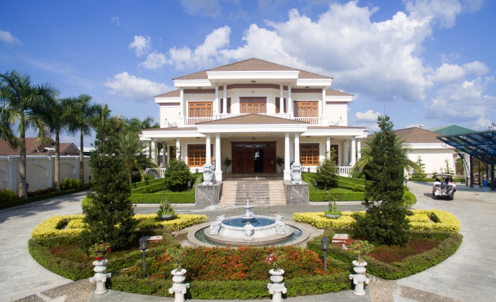 3 5 https://scgvlxd.com/biet-thu-o-trang-bang-su-dung-ngoi-phang-scg/