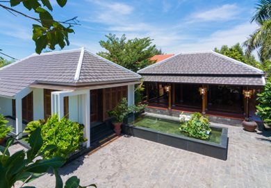 7 https://scgvlxd.com/biet-thu-hoi-an-su-dung-ngoi-phang-scg/