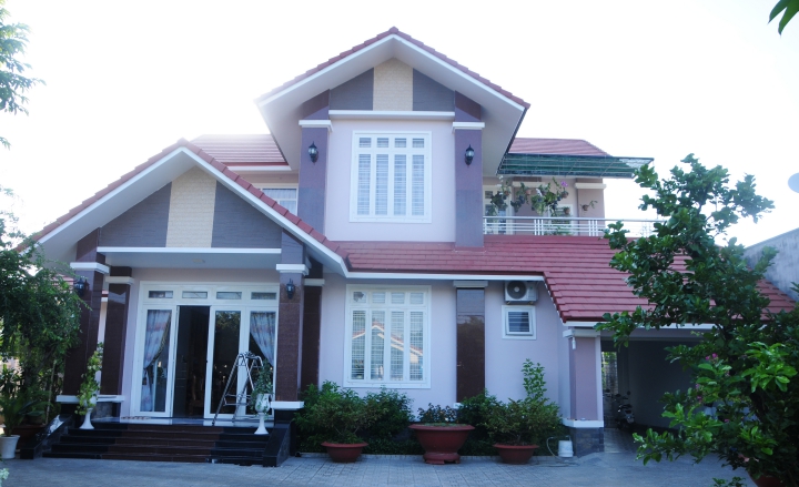 2 3 https://scgvlxd.com/biet-thu-o-go-dau-tay-ninh-su-dung-ngoi-mau-scg/