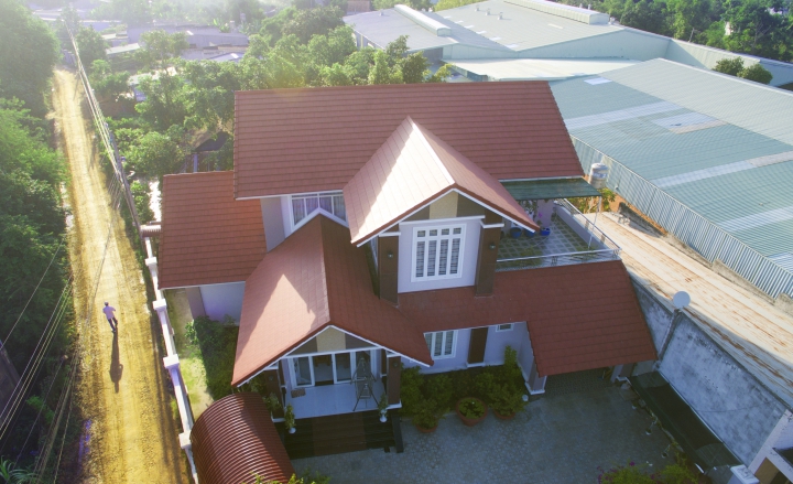 3 3 https://scgvlxd.com/biet-thu-o-go-dau-tay-ninh-su-dung-ngoi-mau-scg/